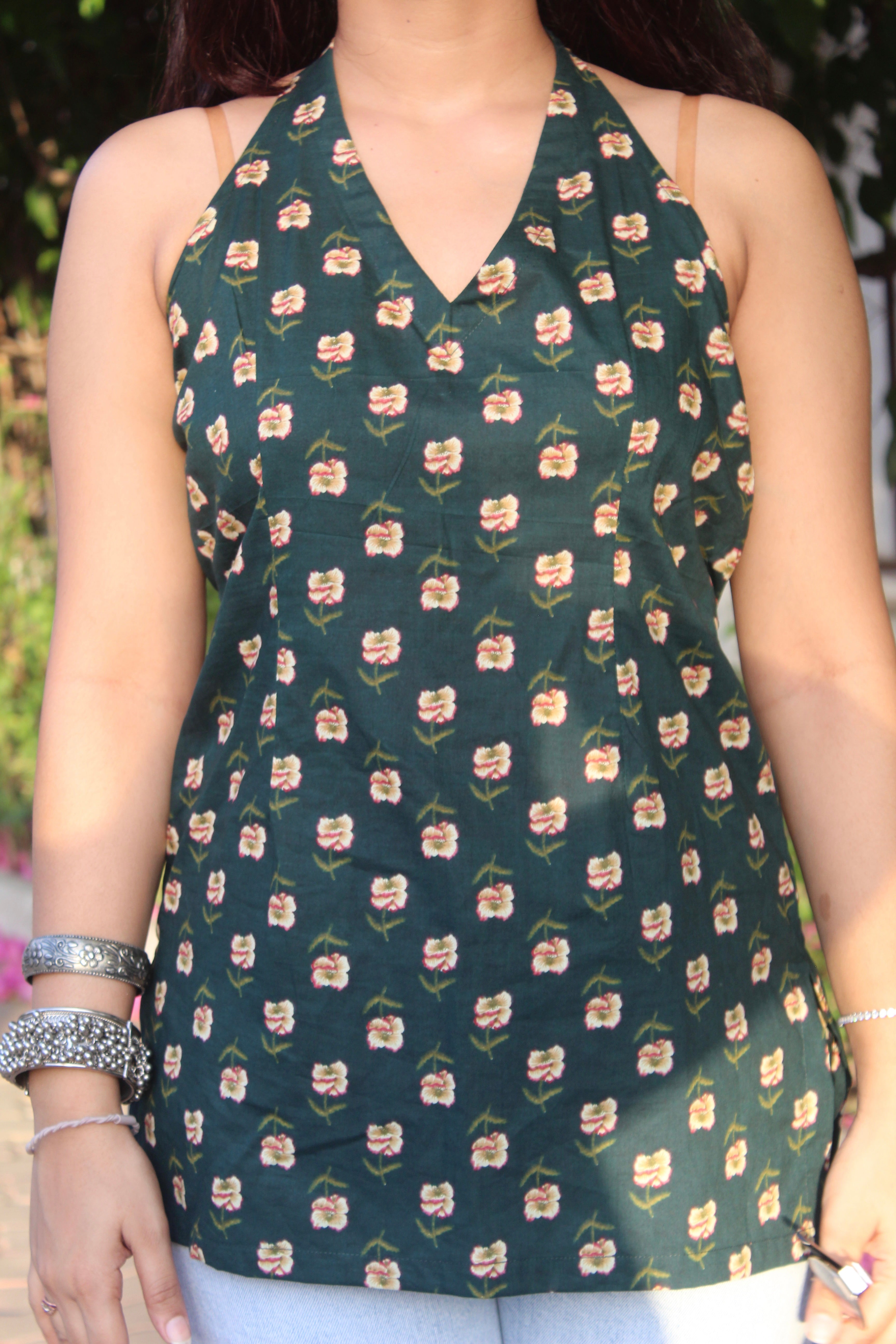 Bela Halter Short Kurti