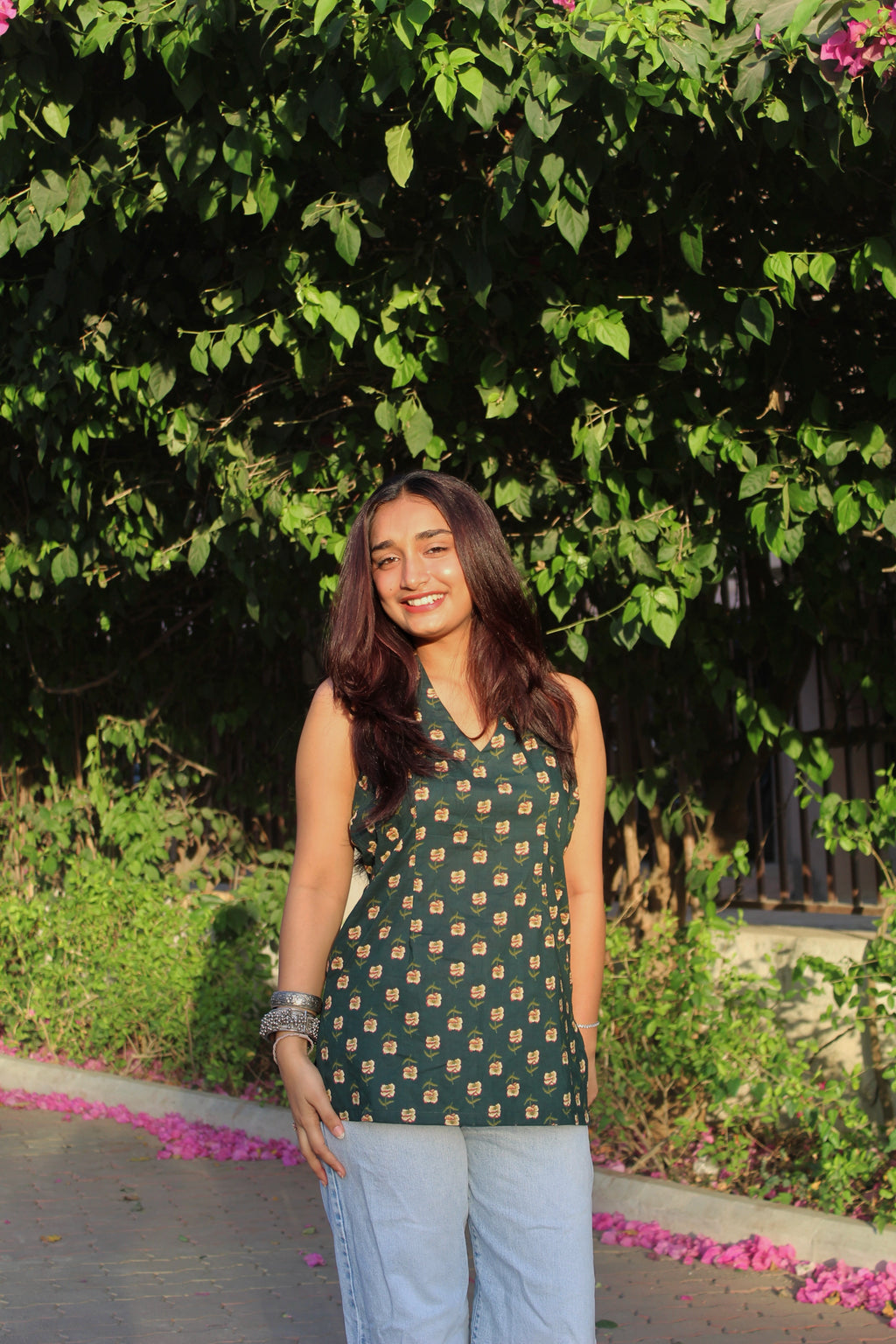 Bela Halter Short Kurti